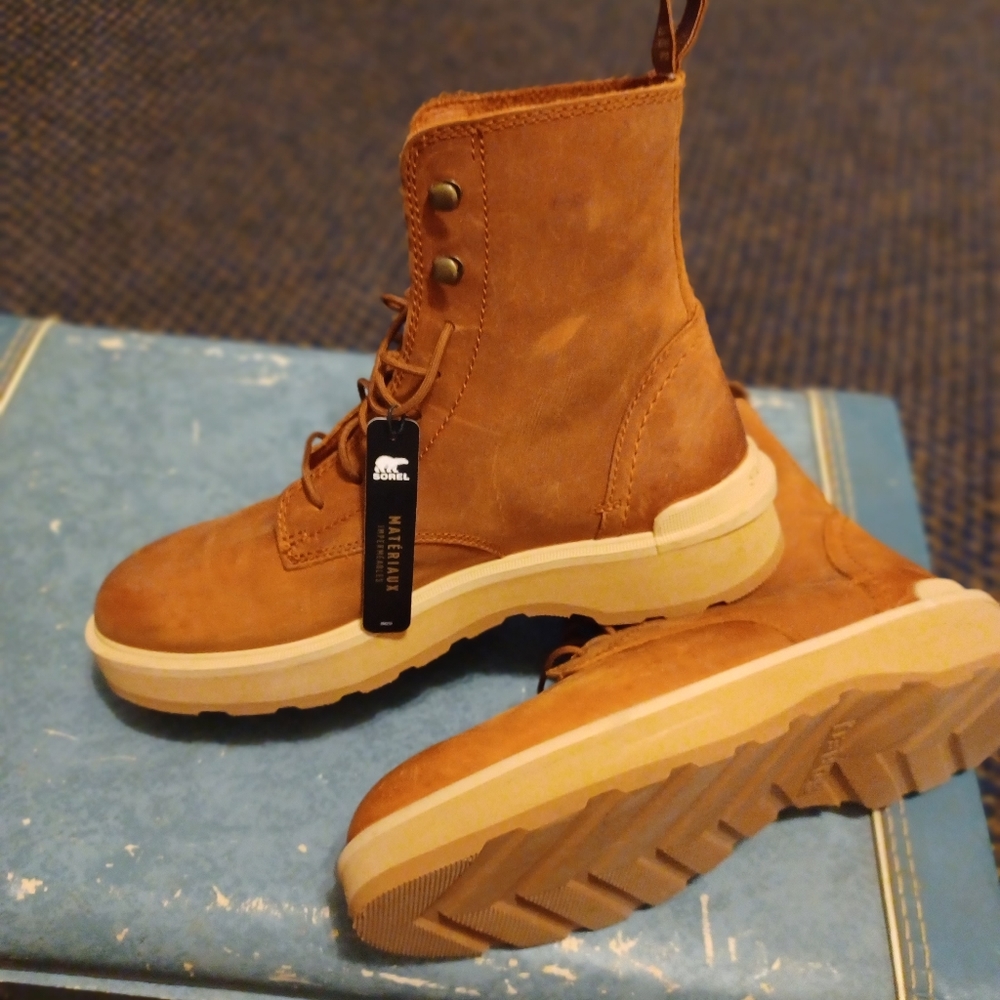 Sorel Hi-Line Lace boot